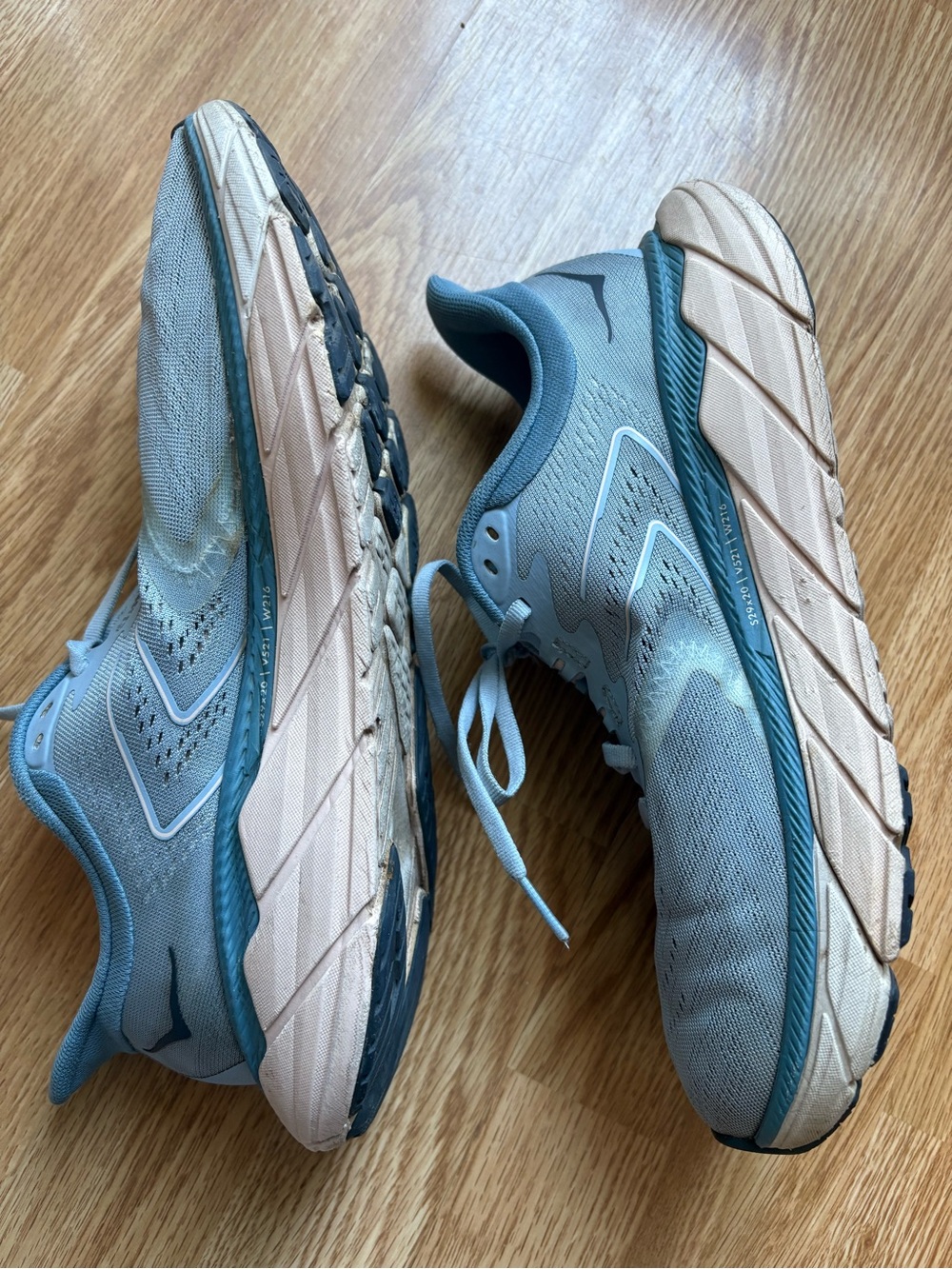 HOKA One One Arahi 5 women’s size 10D wide shoes blue * no insoles